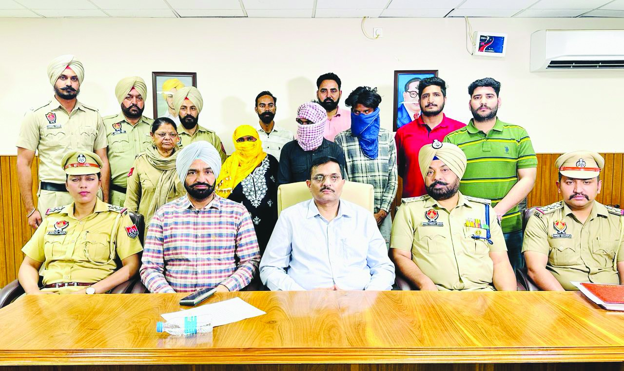 तरन तारन में महिला की मारपीट और उसे अर्ध-नग्न करके गली में जबरन घुमाने के दोष में एक महिला सहित चार दोषी गिरफ़्तार