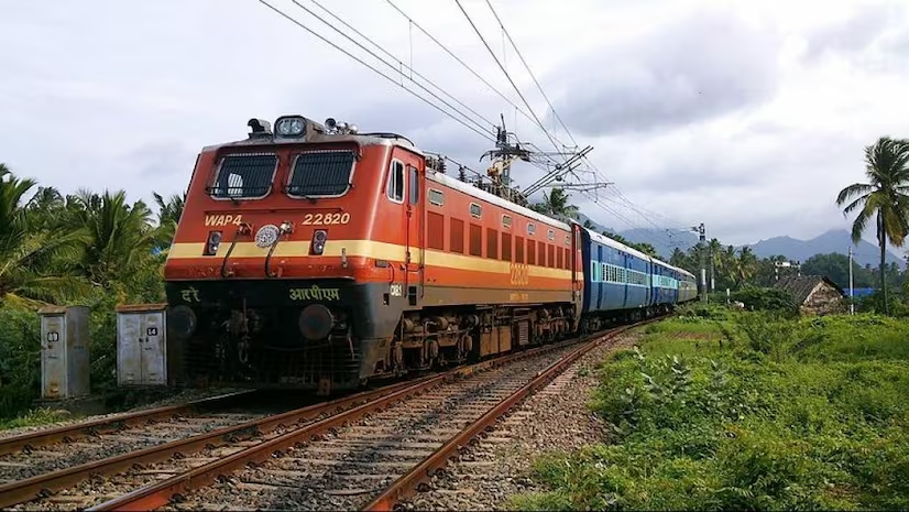 Indian Railways: रेलवे का नया प्लान, गर्मियों में ट्रेनों से होगी भीड़ कम, चलाई जाएंगी समर स्पेशल ट्रेन, देखिए लिस्ट