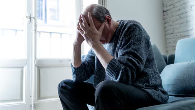 Stress Free Tips: मेंटल हेल्थ की बैंड बजा देते हैं स्ट्रेस और डिप्रेशन, जानें टेंशन फ्री लाइफ जीने के 8 Tips