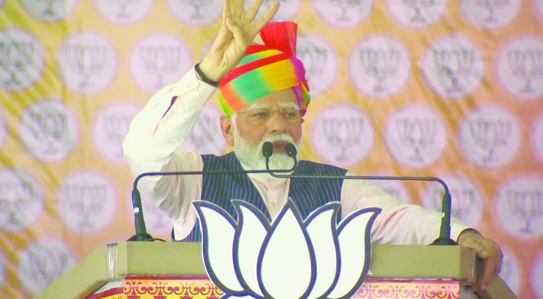 बाड़मेर में मोदी बोले-कांग्रेस हर उस काम का विरोध करती है, जो देशहित में होता है