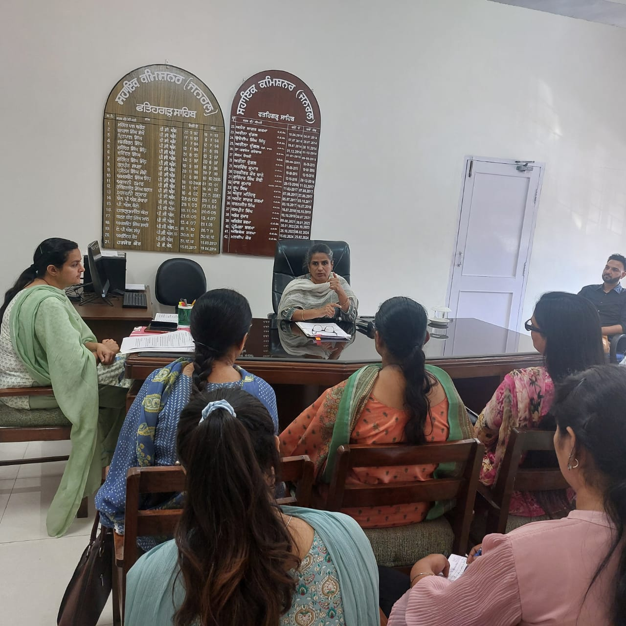 जिले के हर वर्ग के मतदाताओं को मतदान के महत्व के बारे में जागरूक किया जाए- मनरीत राणा