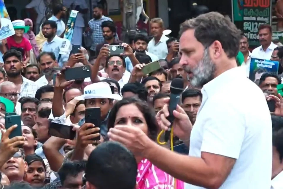 कांग्रेस भारतीय संविधान को बचाने की कोशिश कर रही है, केरल के रोड शो में बोले राहुल गांधी
