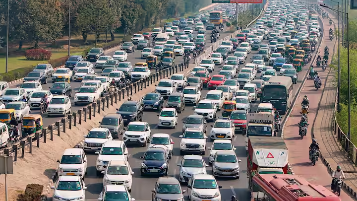 Delhi Police Traffic Advisory: दिल्ली  में महावीर जयंती पर पुलिस ने जारी की एडवाइजरी, इन इलाकों से न गुजरने में है भलाई 