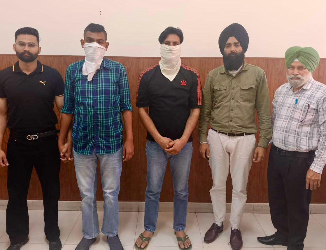 विजीलैंस कर्मचारियों के नाम पर 2,50,000 रुपए रिश्वत लेने वाले दो आम व्यक्ति विजीलैंस ब्यूरो द्वारा गिरफ़्तार
