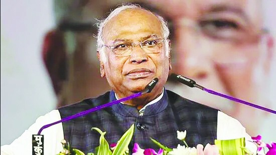 कांग्रेस अध्यक्ष खरगे बोले- चार चरणों के बाद इंडिया गठबंधन मजबूत स्थिति में, मोदी की विदाई तय