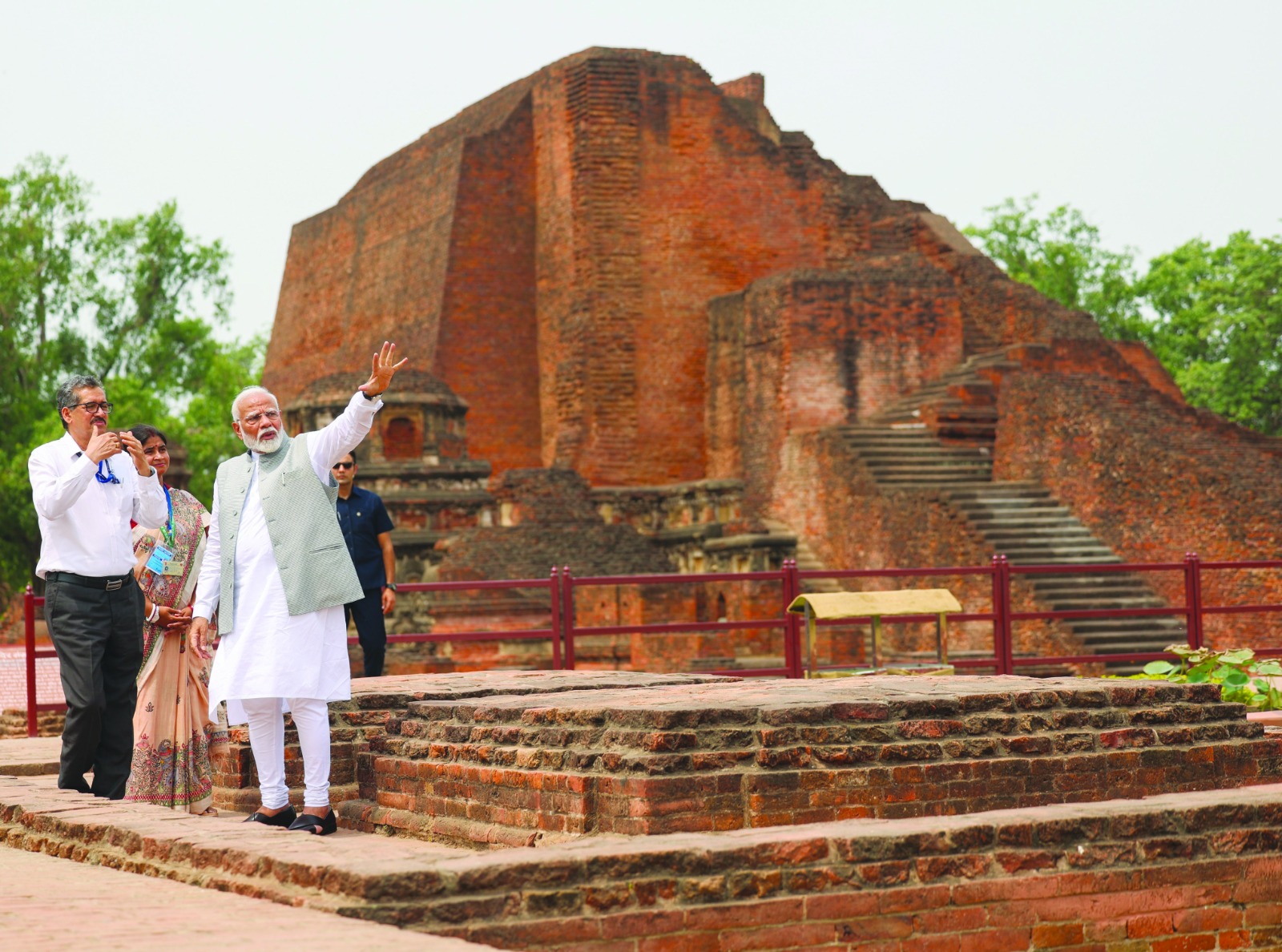भारत दुनिया के लिए शिक्षा और ज्ञान का केंद्र बने : पीएम मोदी