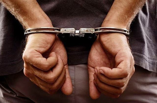 2 किलो हेरोइन, ड्रग मनी और 2 आई-20 सहित 3 तस्कर गिरफ्तार, अमेरिका में बैठा लकी चला रहा था रैकेट