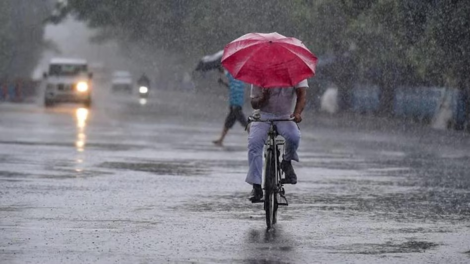 मौसम ने ली अचानक करवट…