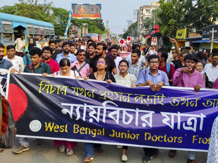 कोलकाता रेप-मर्डर, ममता की डॉक्टरों से अपील- अनशन खत्म करें : सभी लोगों को एक साथ नहीं हटा सकते