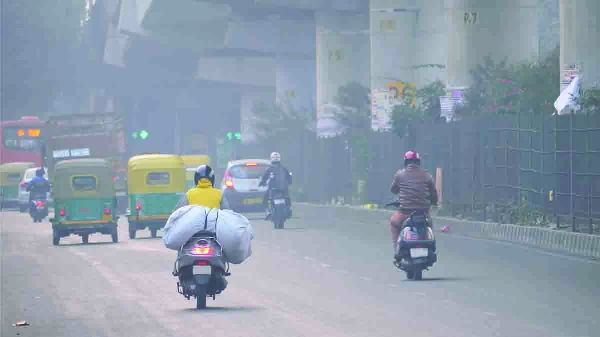 दिल्लीवालों राहत की खबर: AQI में हुआ हल्का सा सुधार, रविवार से बिगड़ेगी आबोहवा!