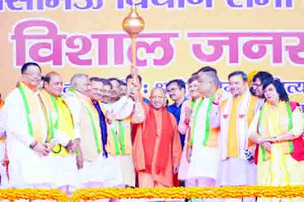 स्व. मुलायम सिंह को भी कष्ट हो रहा होगा, सपा-कांग्रेस के गठजोड़ पर सीएम योगी का तंज