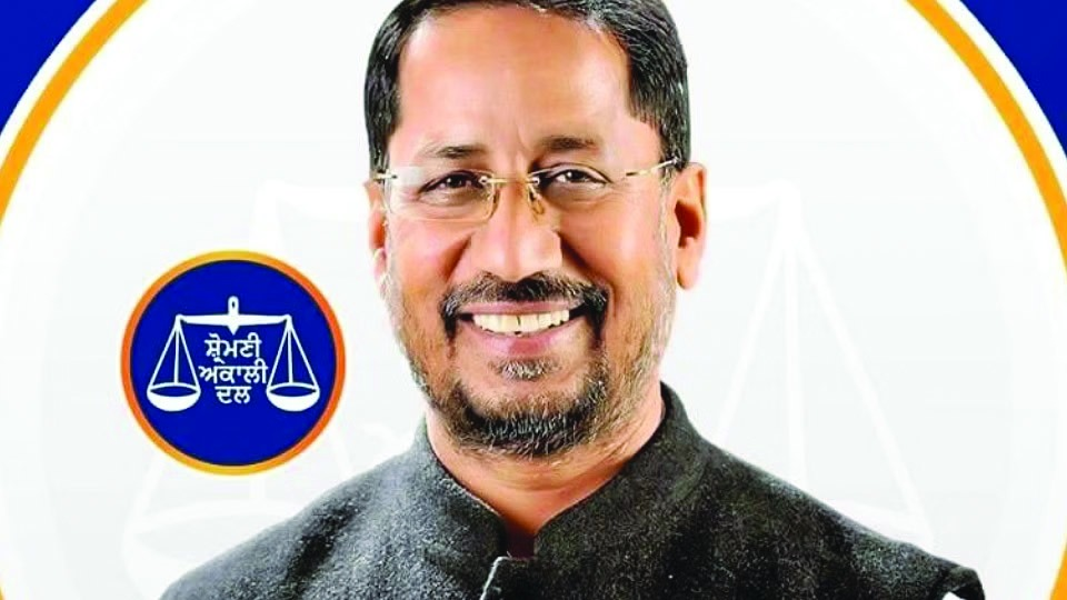 अकाली दल को एक और झटका: वरिष्ठ नेता अनिल जोशी ने छोड़ी पार्टी, कहा-केवल पंथक राजनीति कर रहा दल