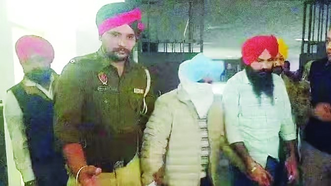 20 हजार के लिए बेच दिया ईमान: किसान से रिश्वत ले रहा था बरनाला का तहसीलदार, विजिलेंस ने ट्रैप लगाकर दबोचा