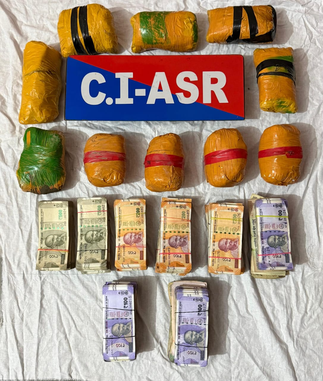 पंजाब पुलिस द्वारा हेरोइन की खेप पहुंचाने की कोशिश कर रहे तीन व्यक्ति गिरफ्तार; 5 किलो हेरोइन और 4.45 लाख रुपये ड्रग मनी बरामद